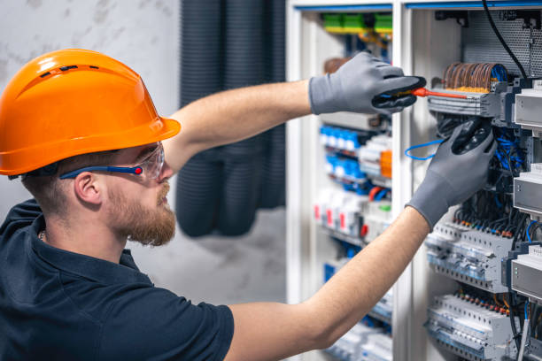  Frostproof, FL Electrician Pros